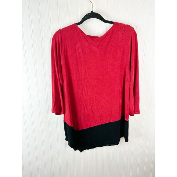 Travelers by Chico Red and Black blouse size Medium - Picture 6 of 6